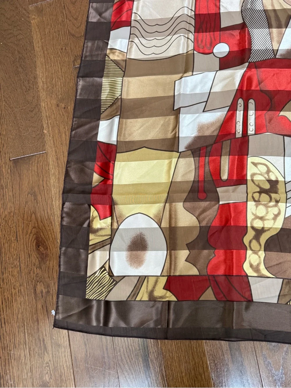 Vintage Picasso print scarf .The colors and shine are beautiful. Brand unk 39x39
